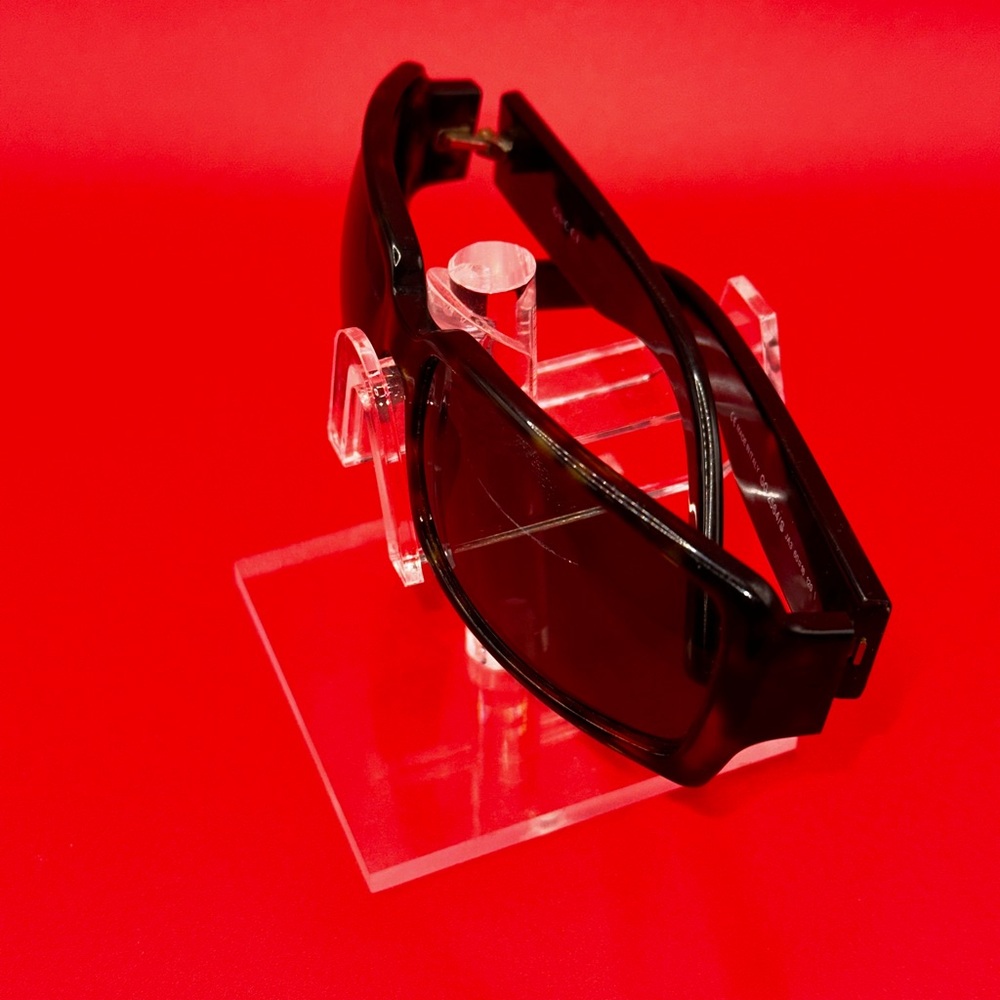 Gucci Tortoiseshell Rectangular Sunglasses - image 5